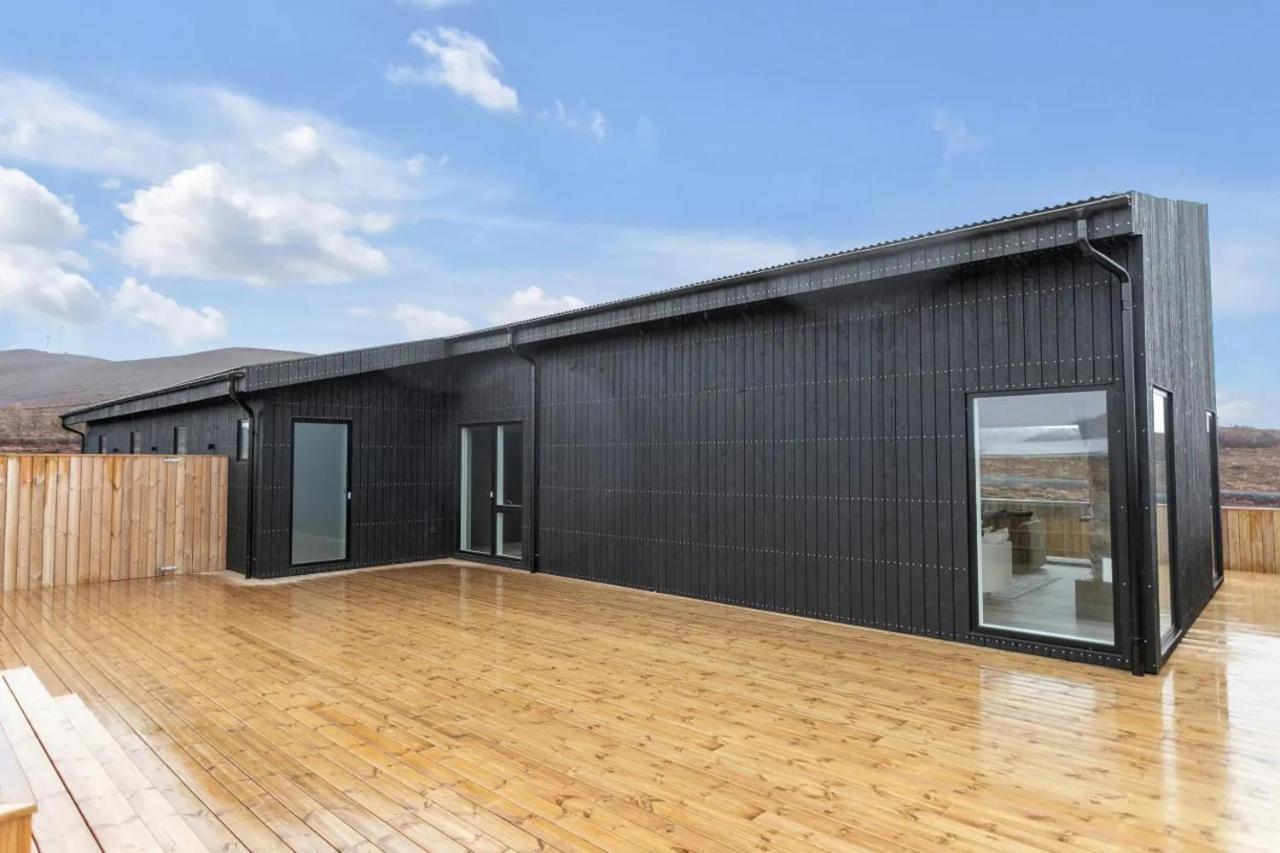 Luxury Log Home With A Hot Tub Selfoss Exterior photo